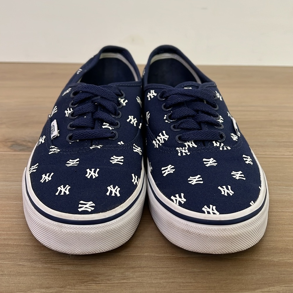 VANS x NY YANKEES Authentic Sneaker Shoes NEW YORK MLB BASEBALL Sz M-6.5 W-8.0 - Picture 3 of 6